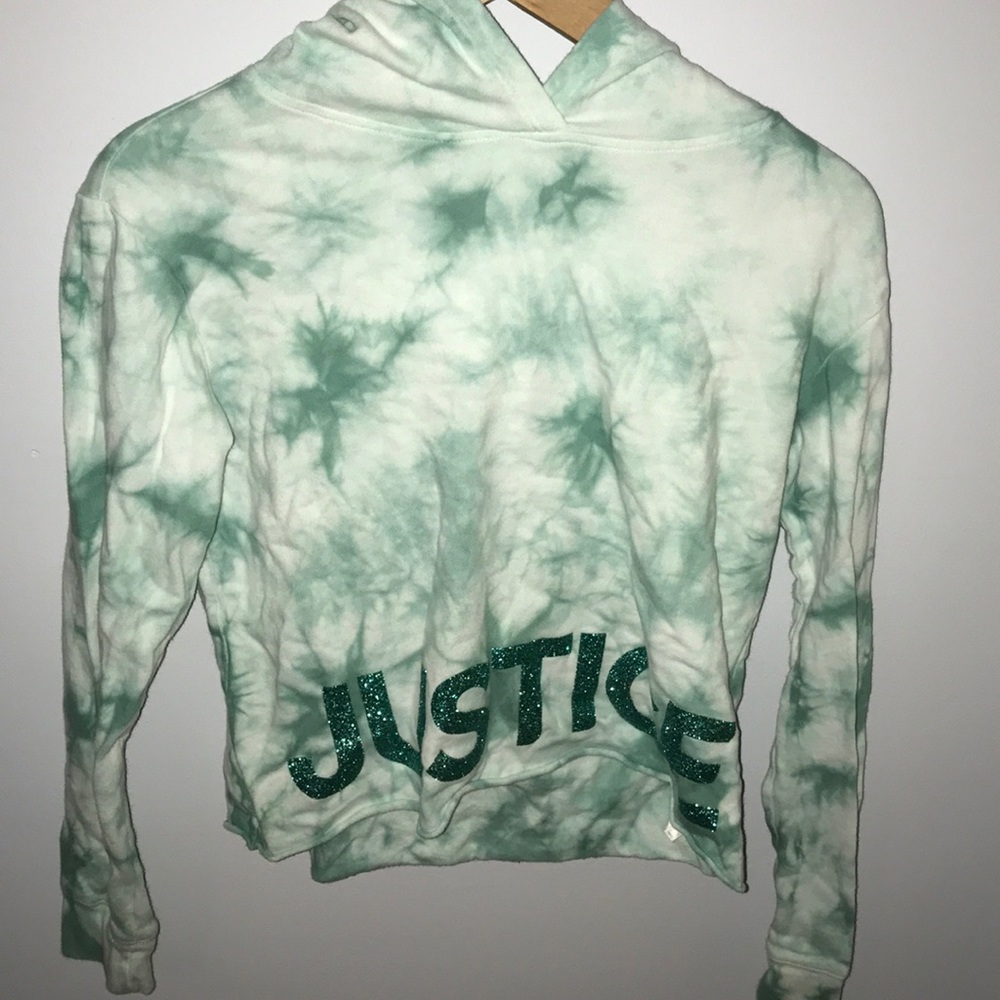 Girls cropped hoodie.